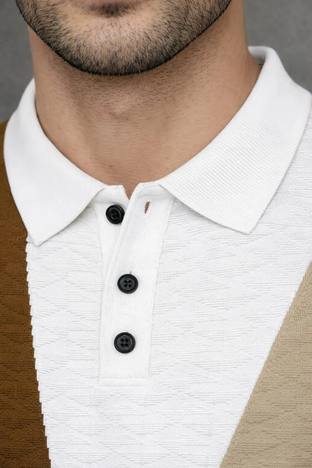 Geometric Colourblock Knit Polo T-Shirt – Ivory White
