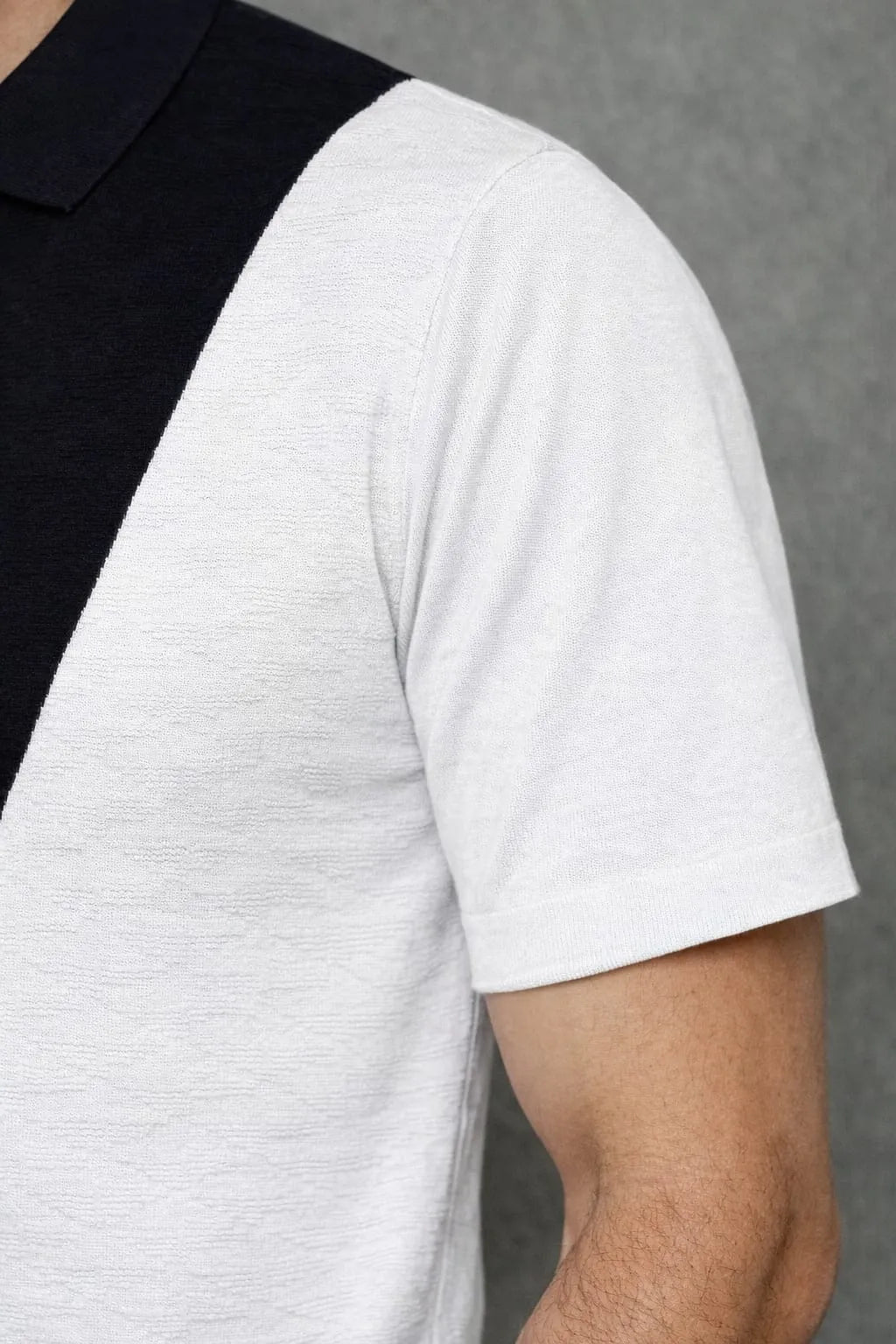 Geometric Colourblock Knit Polo T-Shirt – Black